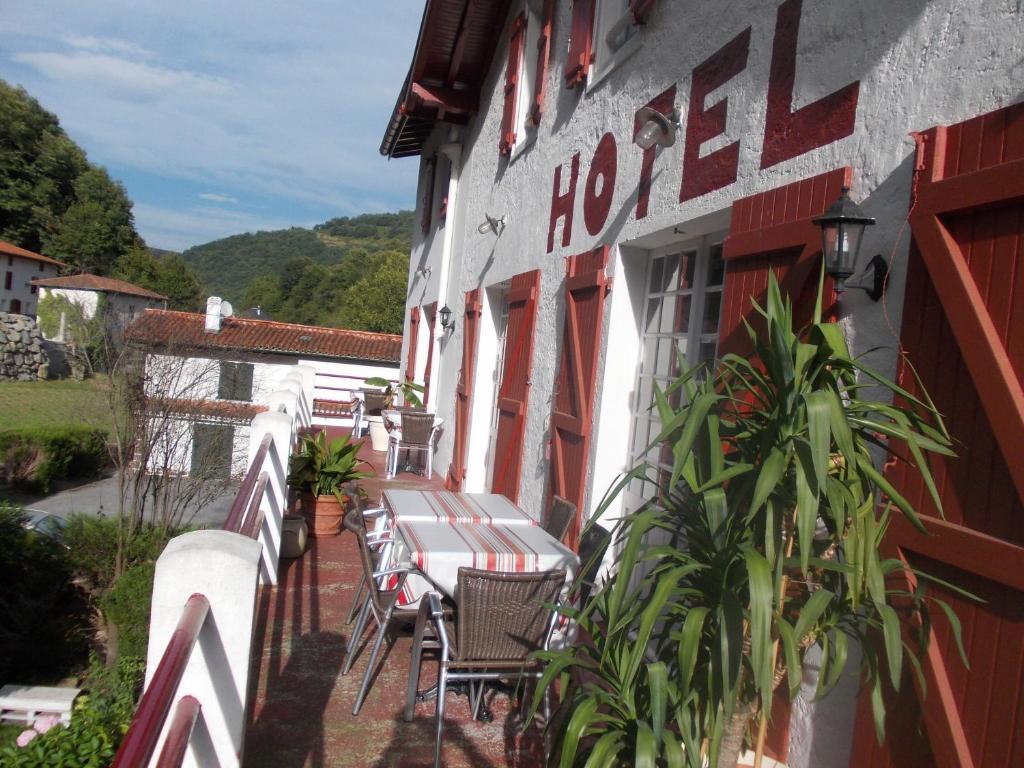 Hotel Le Clementenia Arnéguy Eksteriør billede