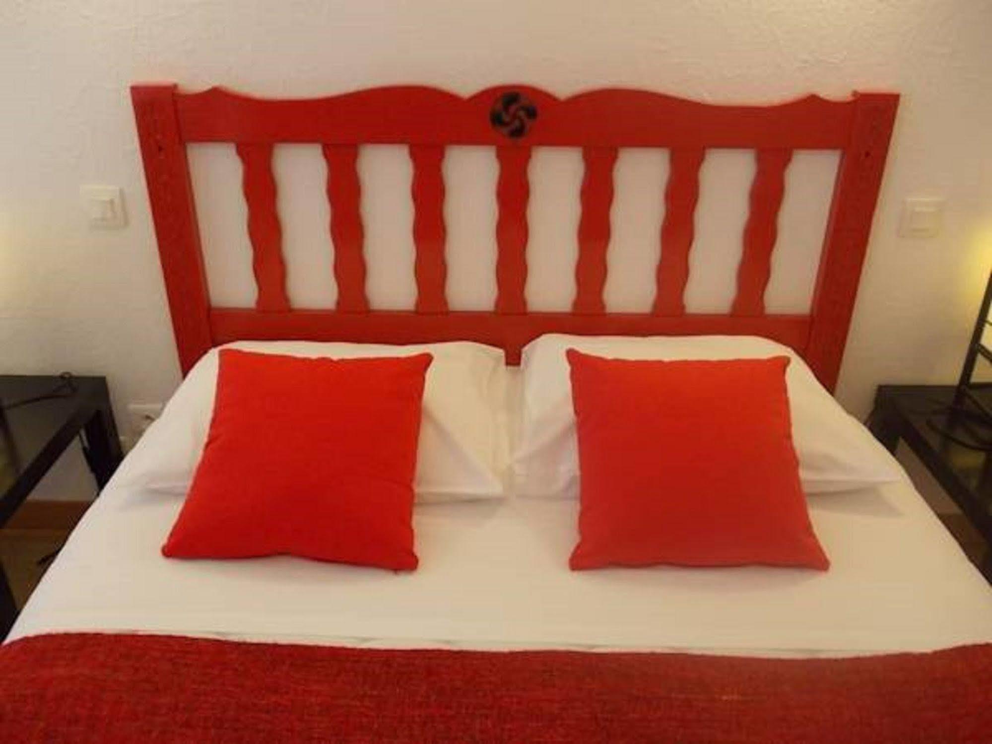 Hotel Le Clementenia Arnéguy Eksteriør billede